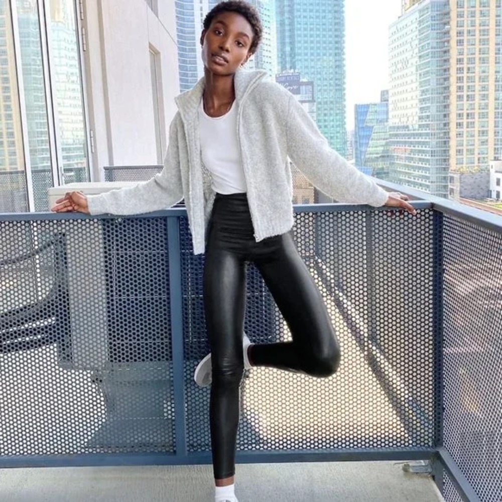 Aritzia black leather leggings